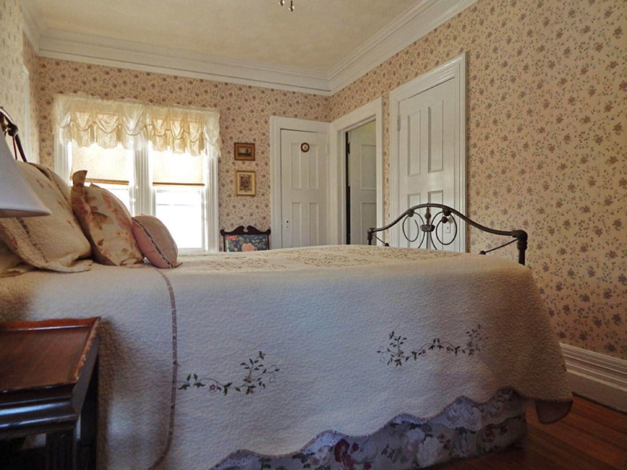 Manor House Bed & Breakfast Norfolk Exteriör bild